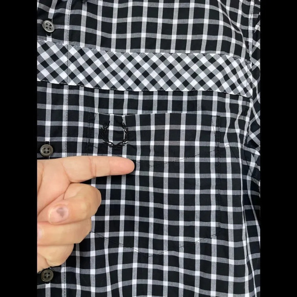 FRED PERRY Checkered Plaid size small - Picture 3 of 11